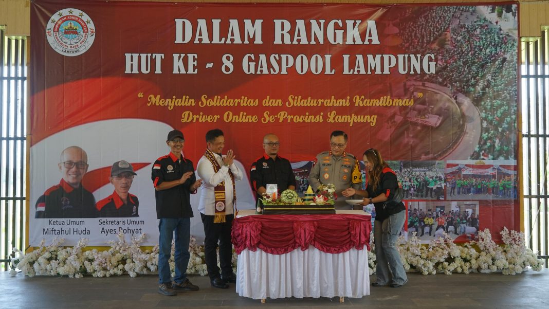 helmy santika