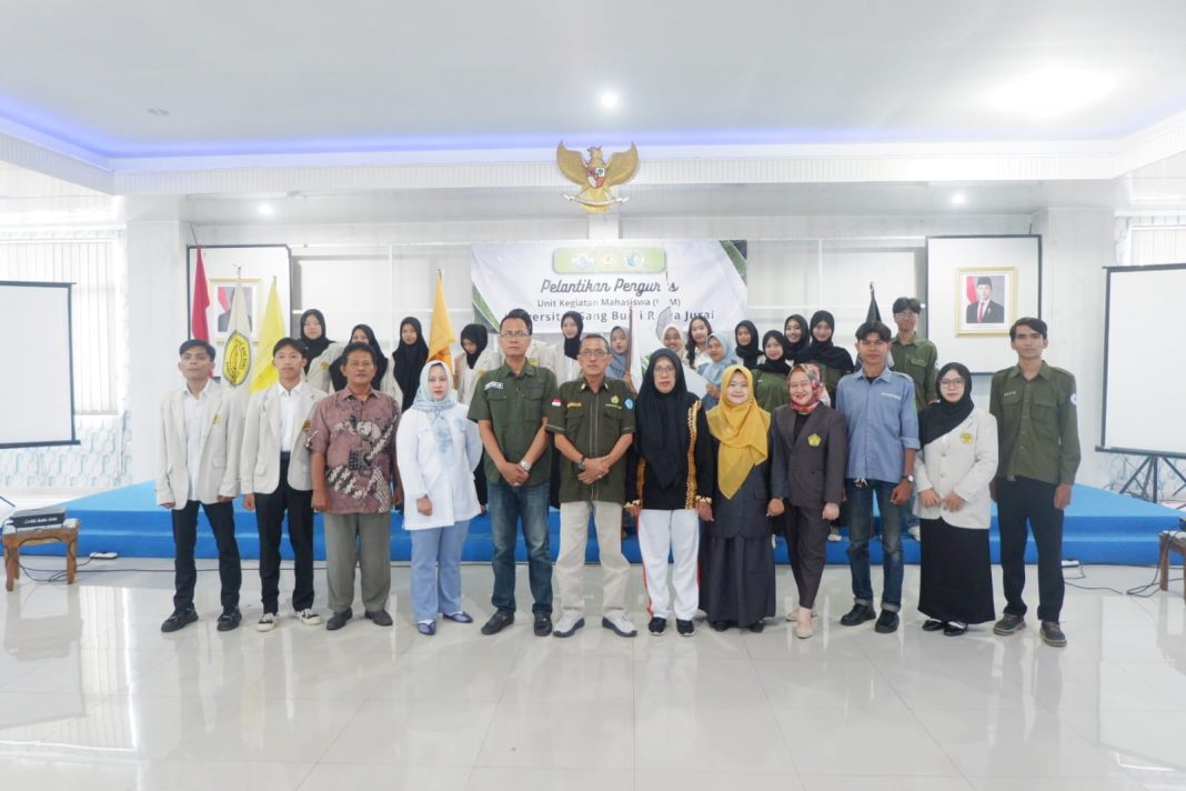 Universitas Sang Bumi Ruwa Jurai (Saburai) melaksanakan kegiatan Pelantikan Pengurus Unit Kegiatan Mahasiswa (UKM) Periode 2025–2026, pada Jumat, 31 Oktober 2025, bertempat di Gedung Graha Lantai 3 Universitas Saburai, Jl. Imam Bonjol No.486, Langkapura Kota Bandar Lampung.(Poto : dok.Univ.Saburai)