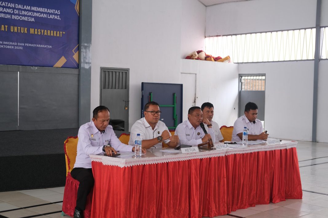 Sidang Tim Pengamat Pemasyarakatan (TPP) ke-21 yang dipimpin langsung oleh Kepala Lapas Narkotika Kelas IIA Bandar Lampung, Jumadi, Rabu (12/11). Poto: Istimewa