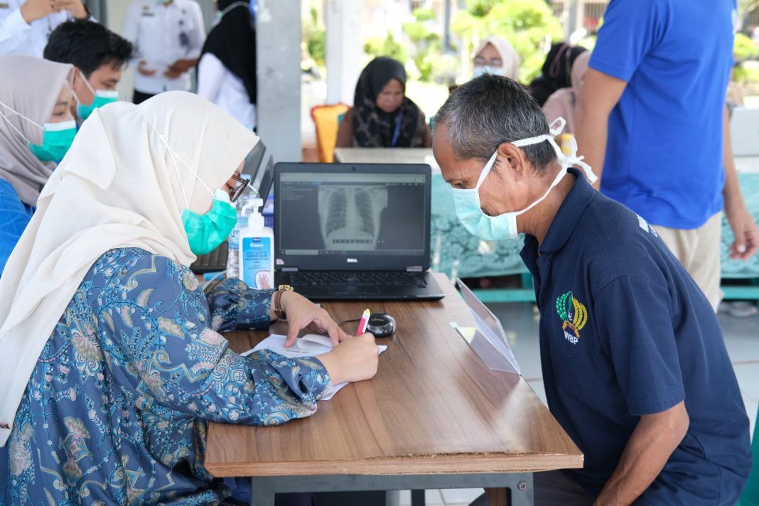 Dalam rangka deteksi dini dan penemuan kasus Tuberkulosis (TBC) di lingkungan pemasyarakatan, Kementerian Imigrasi dan Pemasyarakatan bekerja sama dengan Kementerian Kesehatan Republik Indonesia.