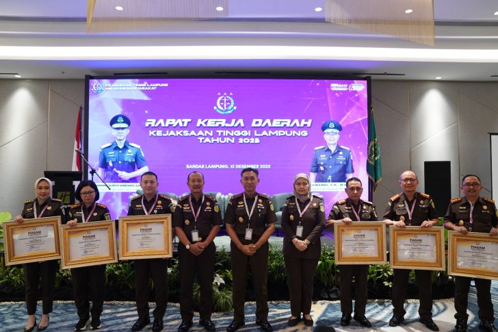 Kejari Bandar Lampung Raih Lima Penghargaan Sekaligus dalam Rakerda Kejati Lampung 2025