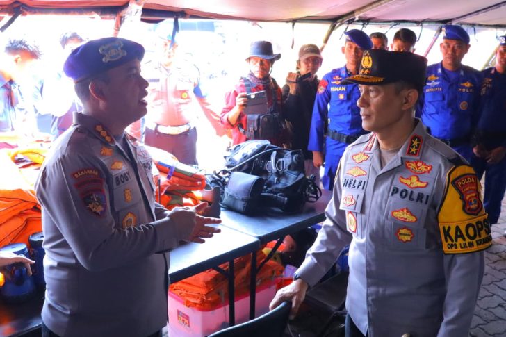 Kapolda Lampung Monitoring Langsung Traffic Dan Posko Terpadu Ops Lilin Krakatau 2025 Di Bakauheni