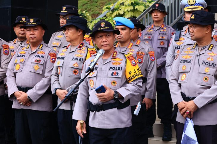 Polda Sumbar Lepas Ratusan Paket Bantuan untuk Lima Titik Bencana di Kota Padang