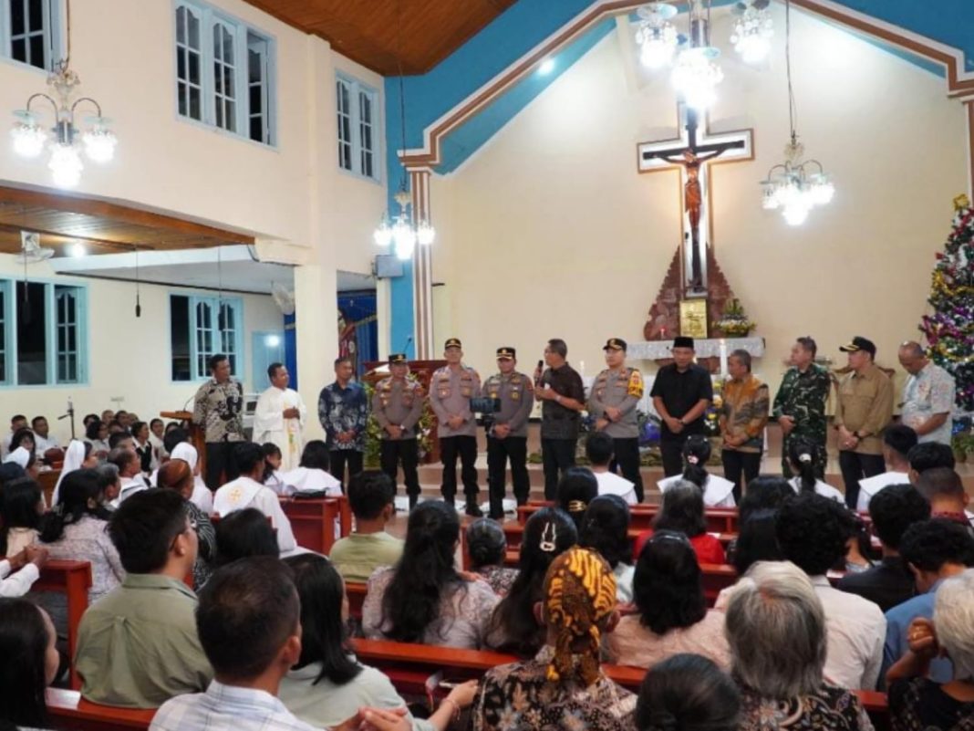 Bupati Tubaba di Dampingi Wakil Bupati dan Wakapolda Lampung Kunjungi Gereja, Pastikan Ibadah Misa Natal Aman dan Kondusif