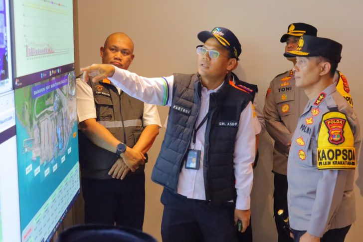 Kapolda Lampung Monitoring Langsung Traffic Dan Posko Terpadu Ops Lilin Krakatau 2025 Di Bakauheni