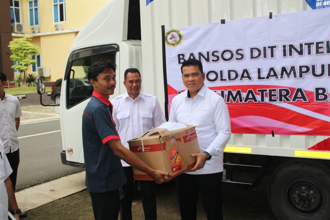 Peringati Hari Jadi ke-80 Intelijen Polri, Polda Lampung Kirim Bantuan Pakaian untuk Korban Bencana Sumatera Barat