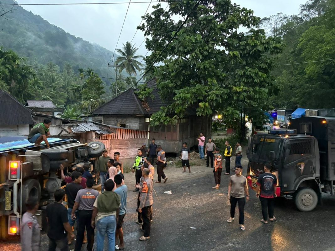 Rombongan Bantuan Kemanusiaan Polda Lampung Alami Kecelakaan di Kabupaten Solok, Tidak Ada Korban Jiwa
