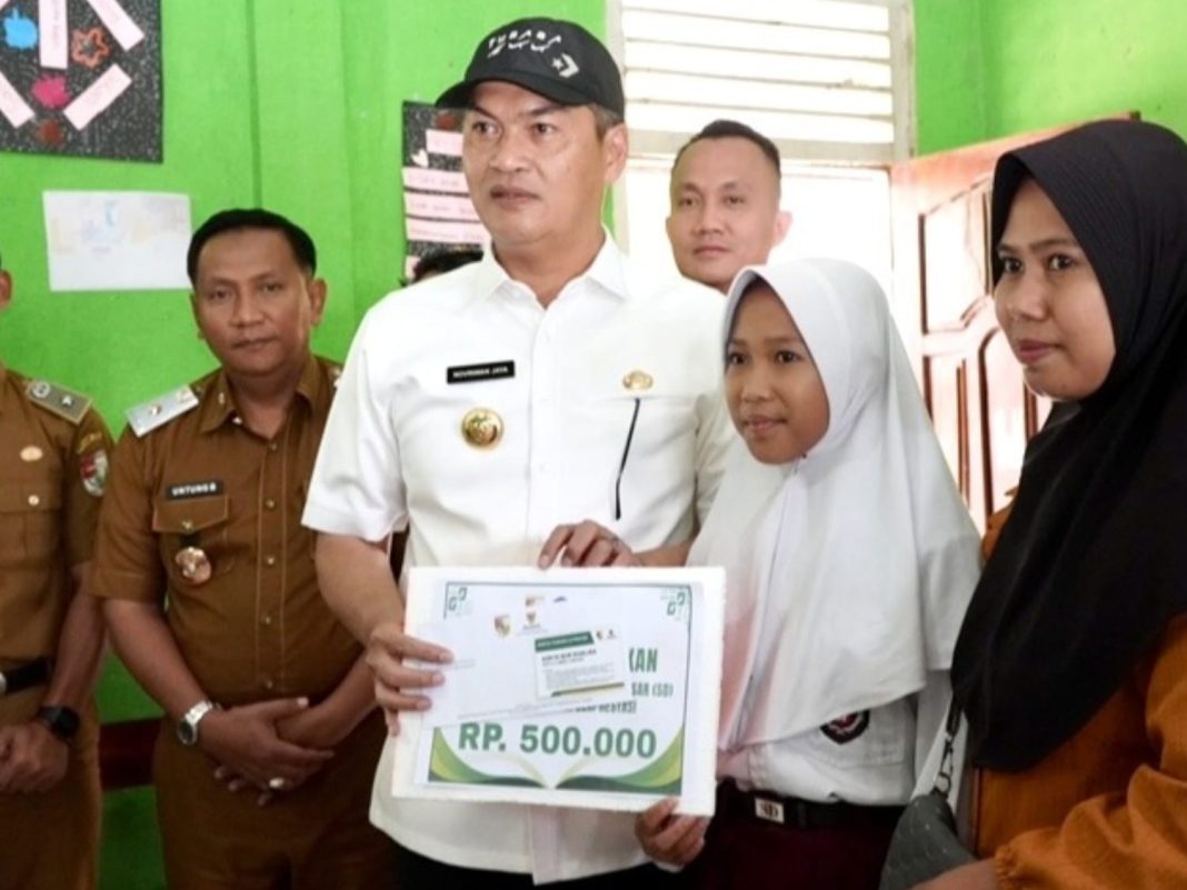 Melalui BAZNAS, Pemkab Tubaba Salurkan Beasiswa untuk 200 Siswa Berprestasi