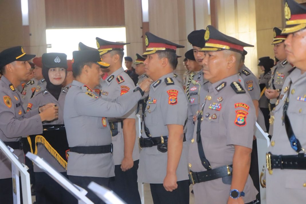 9 Pejabat Utama Dan 4 Kapolres Berganti, Kapolda Lampung Gelar Upacara Serah Terima Jabatan