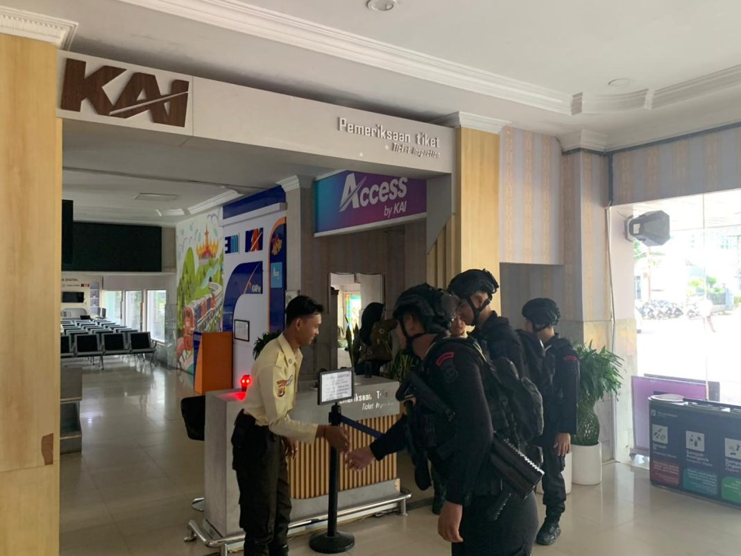 Brimob Gegana Lampung Intensifkan Patroli Dialogis, Jamin Keamanan Pusat Keramaian Kota Bandar Lampung