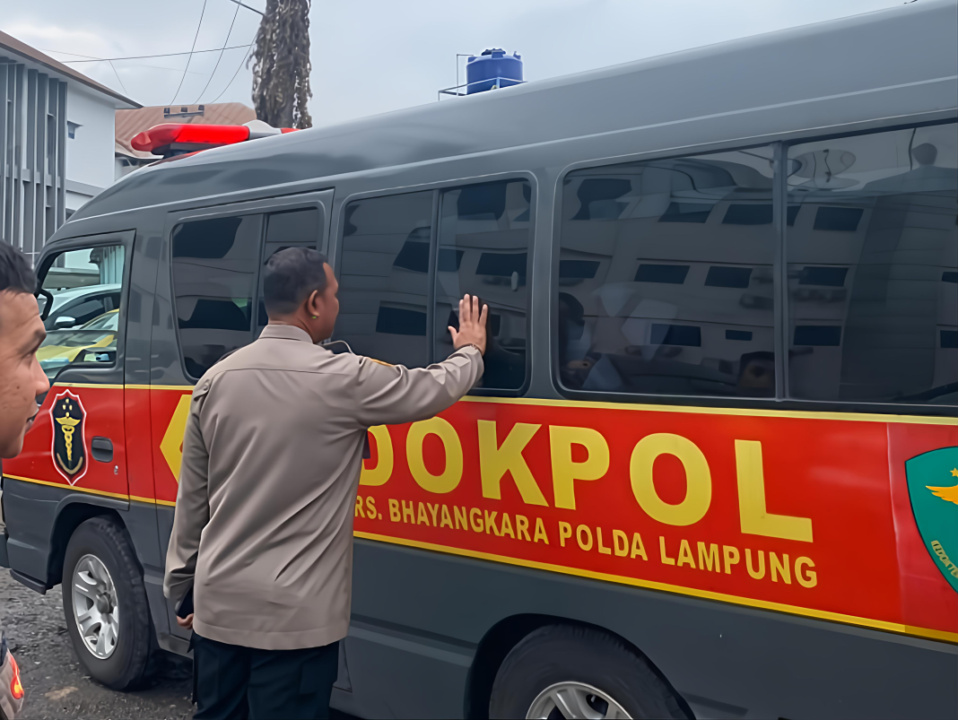 Laka Tunggal : Jenazah Bripda Wayan di Lepas Kapolresta Bandar Lampung ke Kabupaten Tubaba