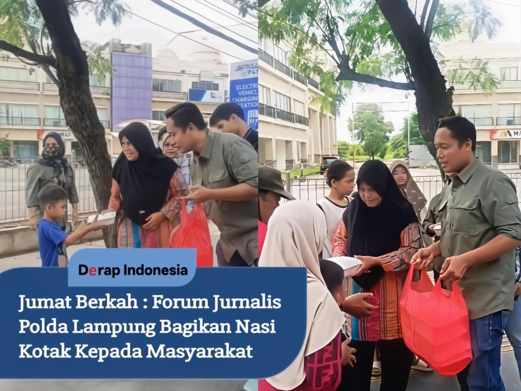 Jum'at Berkah, Jum'at Berbagi : Forum Jurnalis Polda Lampung Bagikan Nasi Kotak Kepada Masyarakat