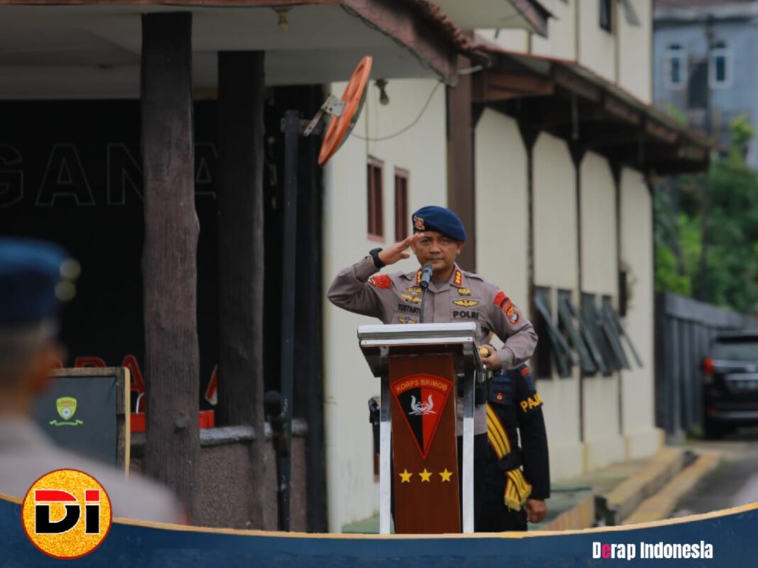Dansat Brimob Kombes Pol. Yustanto Mujiharso, S.I.K., M.Si Pimpin Langsung Apel Pagi Gabungan Personel Satbrimob Polda Lampung