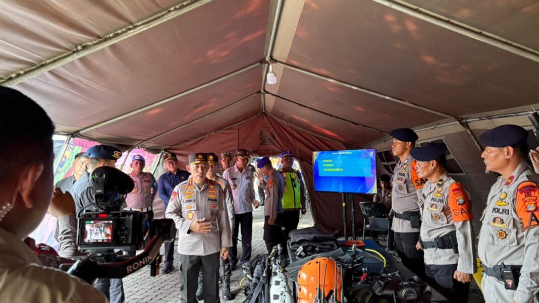 Kapolri Tinjau Kesiapan Posko Siaga SAR Satgas Tanggap Bencana Brimob Polda Lampung di Pelabuhan Bakauheni