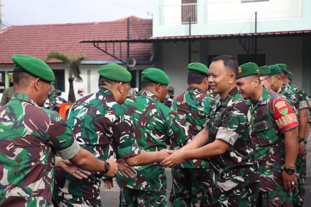 Pererat Silahturahmi Antar Prajurit, Dandim 0410 KBL Pimpin Halal Bihalal di Lapangan Apel Kodim