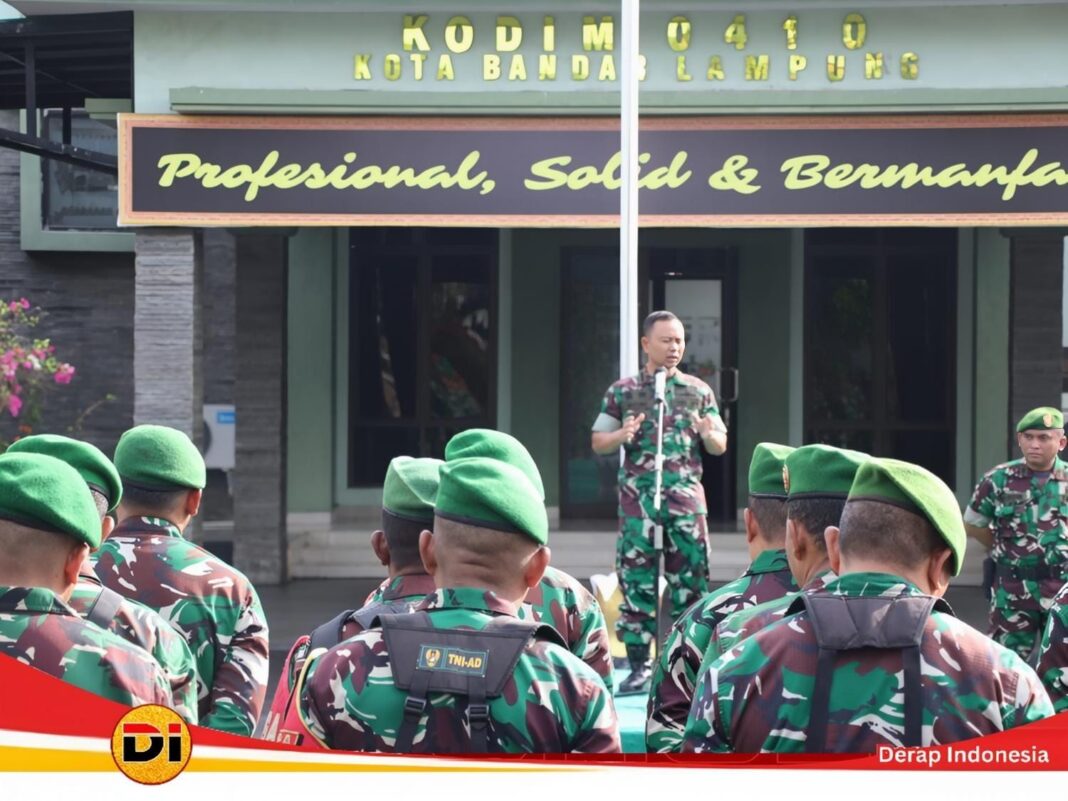 Dandim 0410/KBL Kolonel Arm Roni Hermawan, S.H., M.M. Pimpin Langsung Pembagian BHR dan Bantuan Laptop kepada Jajaran.