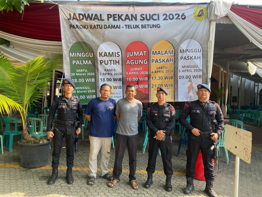 Unit Komposit Gegana Brimob Lampung Amankan Rangkaian Ibadah Paskah Melalui Patroli Dialogis