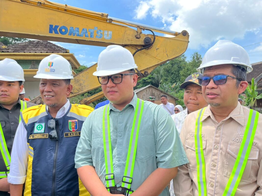 Yusnadi Kawal Groundbreaking Jalan Jabung–Labuhan Maringgai