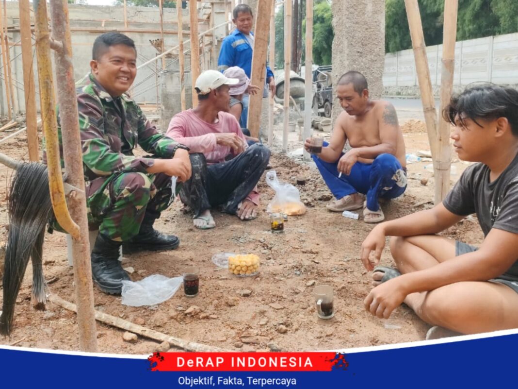 Perkuat Kewaspadaan Masyarakat, Babinsa Koramil 410-05/TKP Gelar Komsos Serentak di Sejumlah Kecamatan