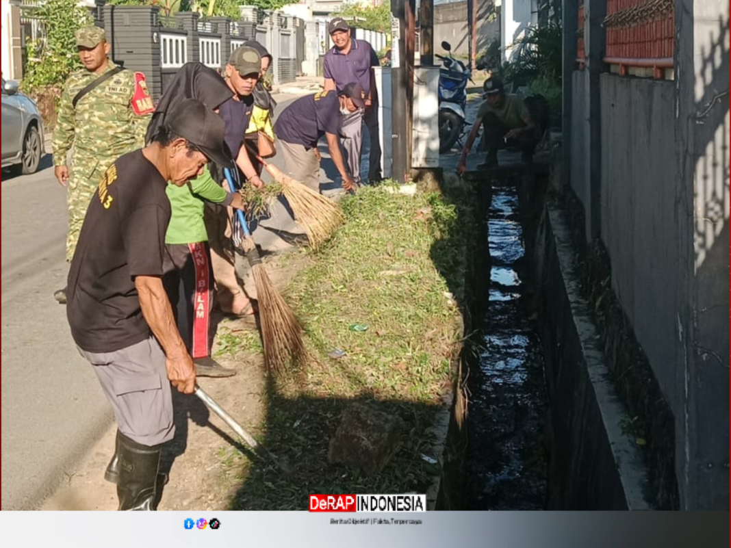 Sertu Sugiyanto, Babinsa Koramil 04/TKT Pimpin Gotong Royong di Kelurahan Jagabaya III