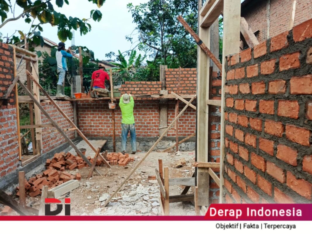 Datsatgas TMMD Kodim 0410 KBL Pastikan Pembangunan Tiga RTLH dan Sanitasi Air Bersih Tepat Waktu