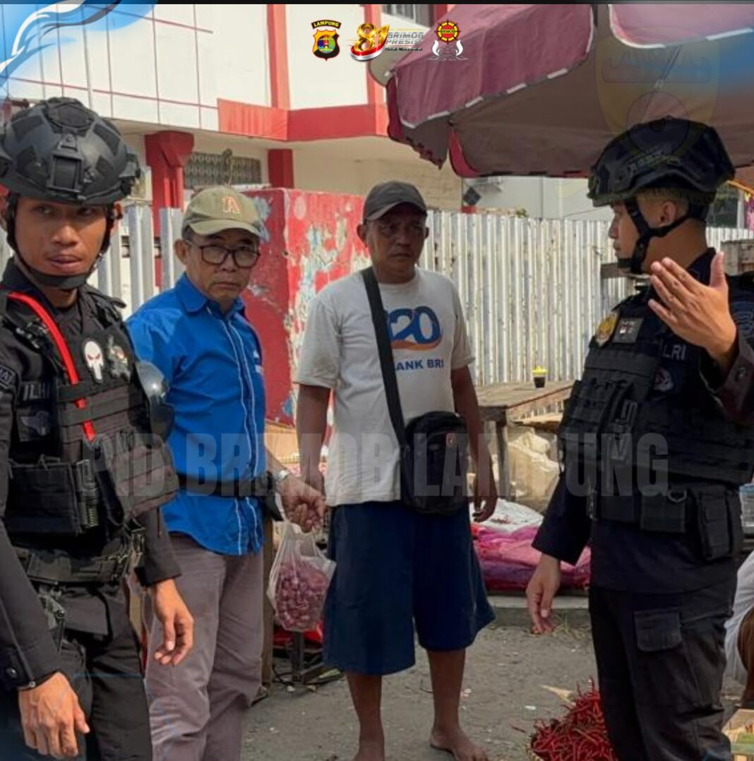 Tingkatkan Keamanan, Personel Gegana SatBrimob Polda Lampung Intensifkan Patroli Dialogis di Titik Vital Bandar Lampung