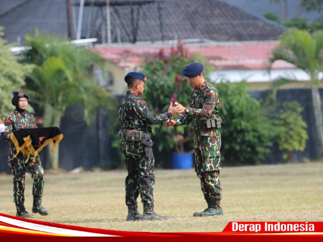 AKBP Ramadhona Serah Terimakan Jabatan Danyon B Pelopor, Dansat Brimob KBP Yustanto Mujiharso, Tekankan Pentingnya Kerja Sama dan Sinergi Antar Anggota