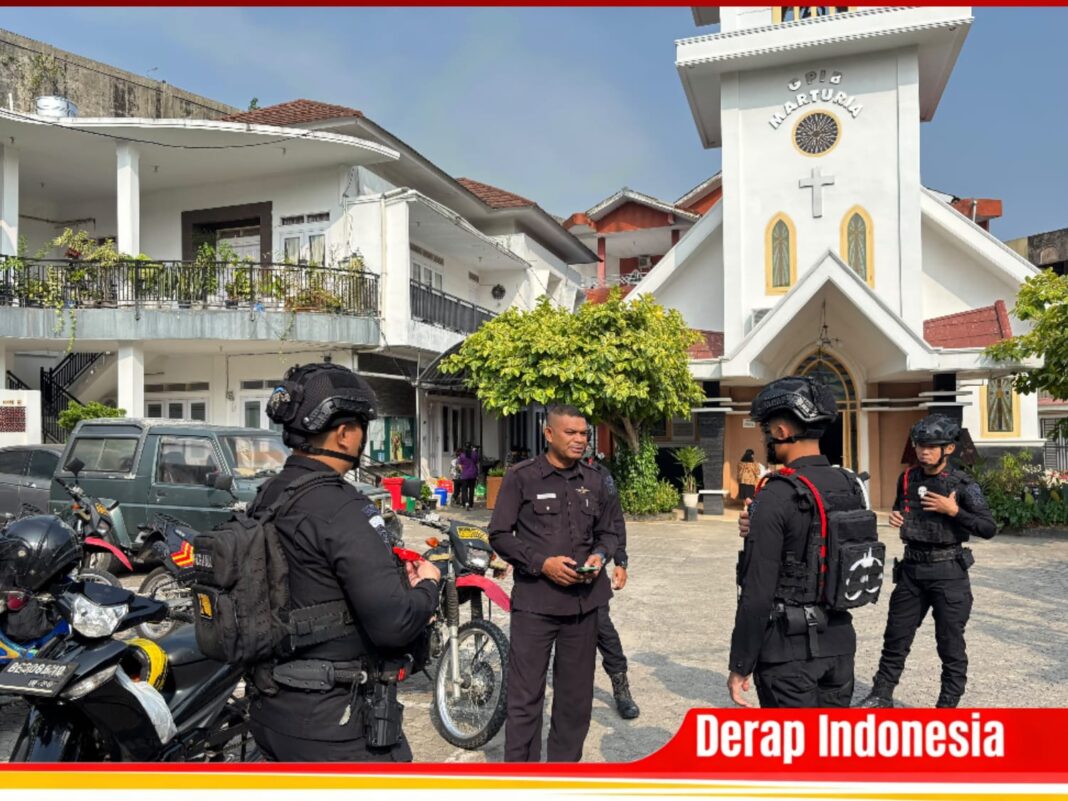 Tingkatkan Keamanan Kota, Personel Brimob Lampung Laksanakan Patroli Dialogis ke Sejumlah Lokasi Strategis