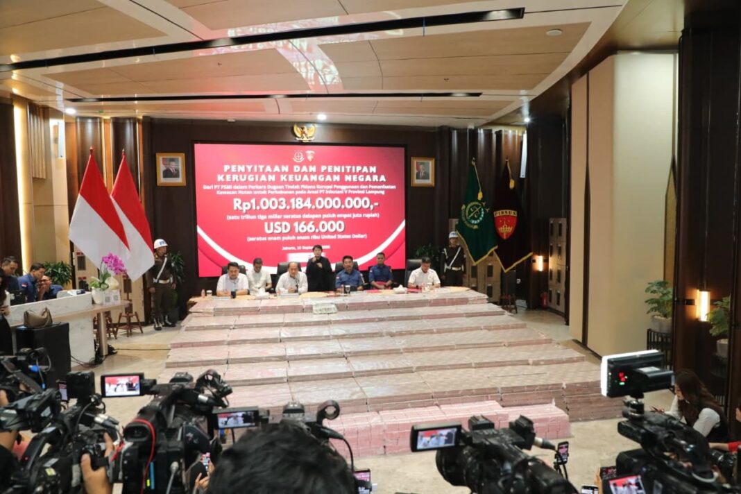 Penyidik JAM PIDSUS Terima Penyerahan Penitipan Kerugian Negara Rp1 Triliun Perkara Pemanfaatan Kawasan Hutan untuk Perkebunan PT PSMI