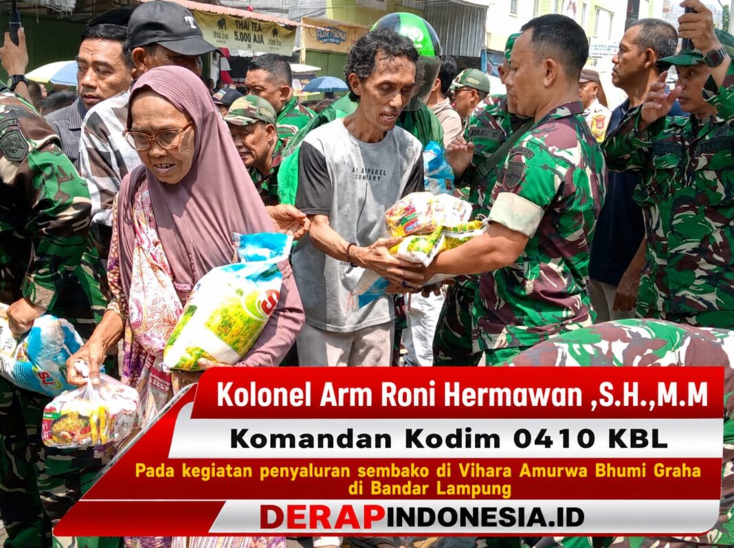 Dandim 0410/KBL Bersama Babinsa Salurkan Sembako dalam Rangka Tradisi Cioko di Vihara Amurwa Bhumi Graha